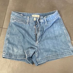 Madewell relaxed fit shorts. Size 27
